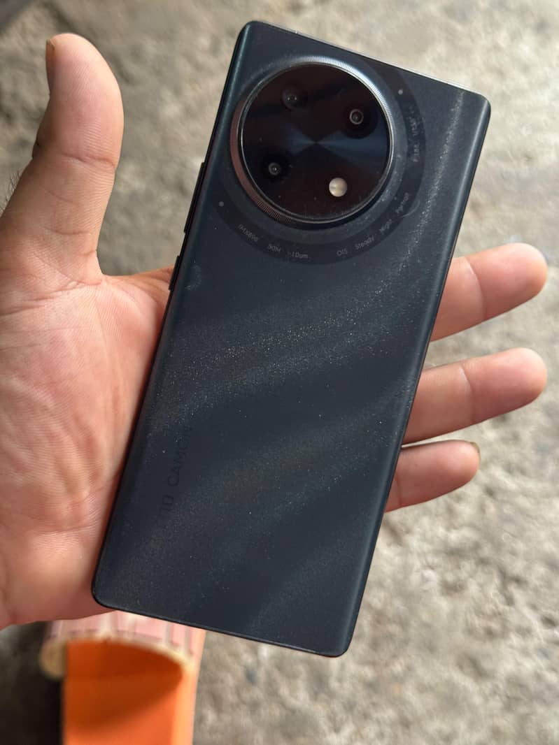 Tecno CAMON 30S 1
