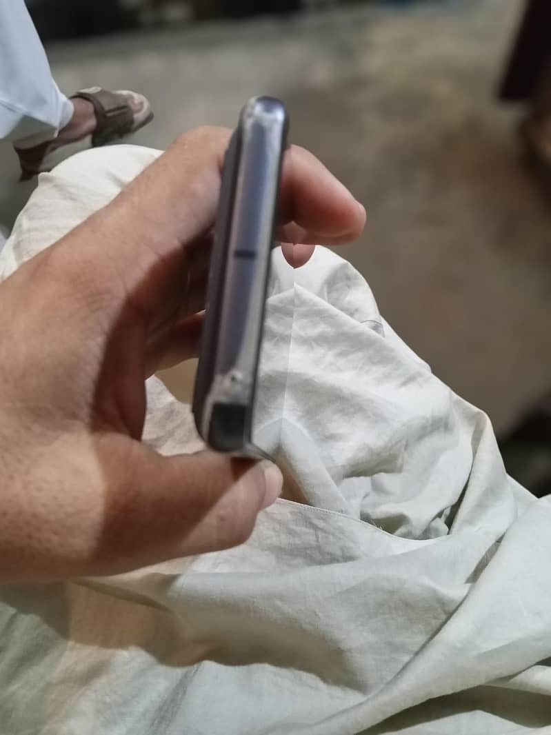 Google Pixel 8 4