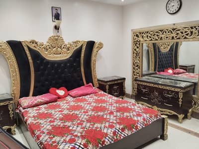 Luxurious furniture Bedroom set Luxuus furblack and furniture