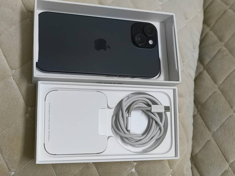 Apple iPhone 15 5