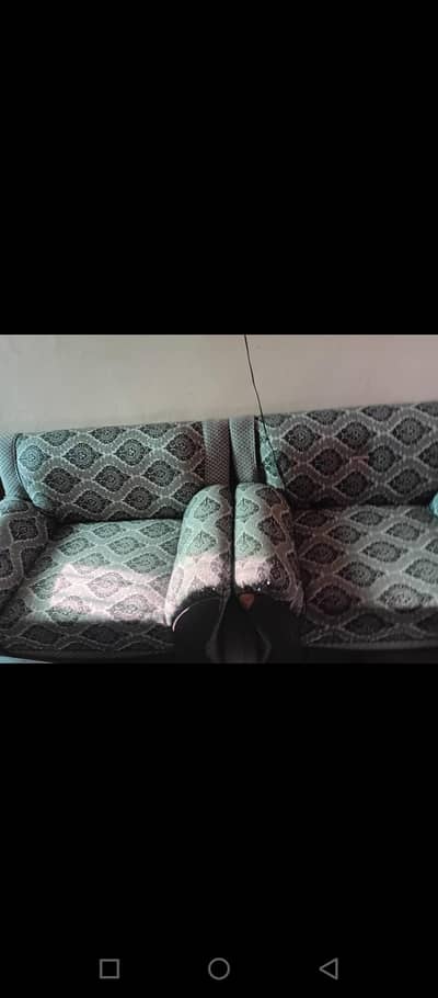 5seter sofa . argnt sale