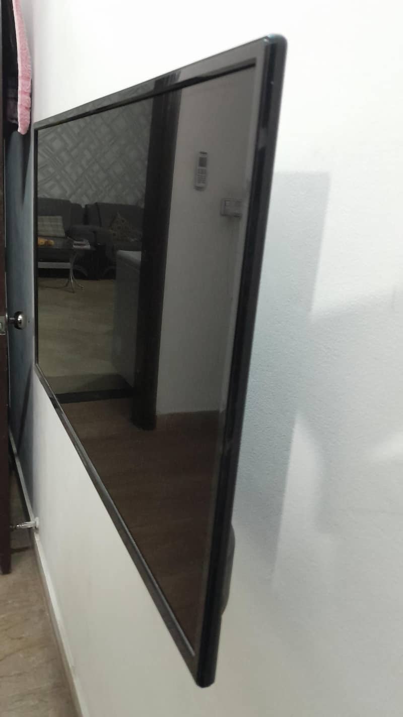 SMART LED TV 2