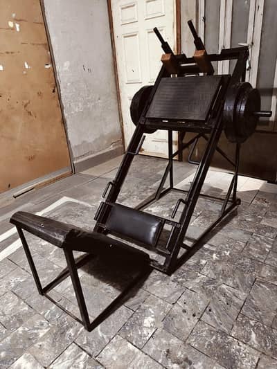 Leg press + Hack squat machine