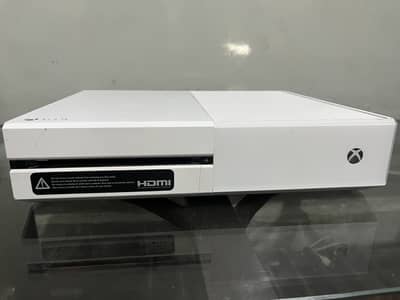 Offer price- Xbox one - -  (white) colour - 4 games
