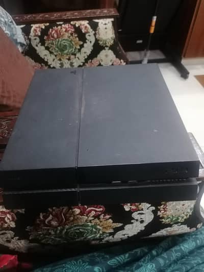 PS4 original (CUH-1115A) - Upgraded 2TB Hard drive - good condition