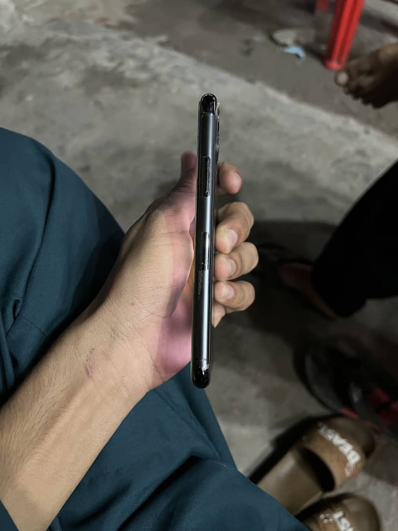Apple iPhone 11 Pro 0