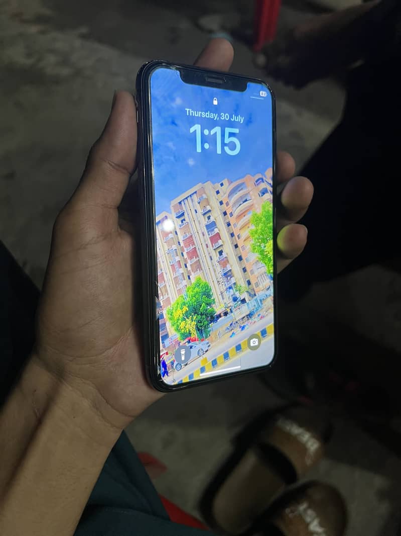 Apple iPhone 11 Pro 1