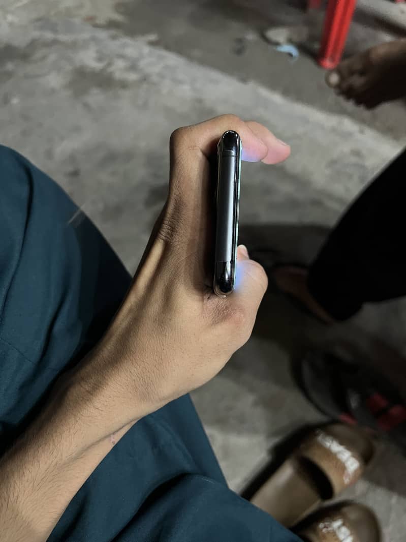 Apple iPhone 11 Pro 2