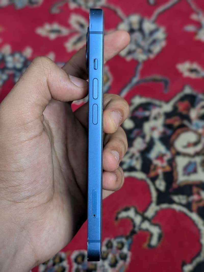 IPHONE 13 4