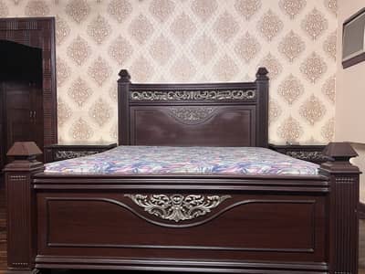 Premium solid Wood king size Bed set ( with dresser and two side table
