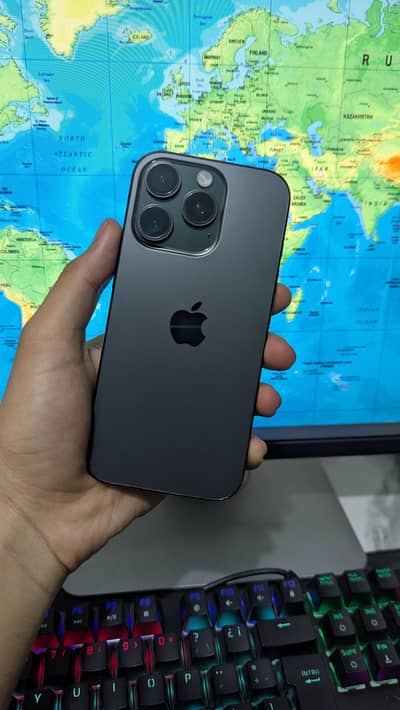 Apple Iphone 16 pro - 128GB - 9.5/10 Condition | Non-PTA sim locked