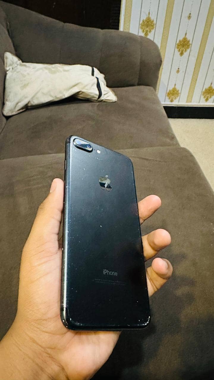 Apple iPhone 7 Plus 2