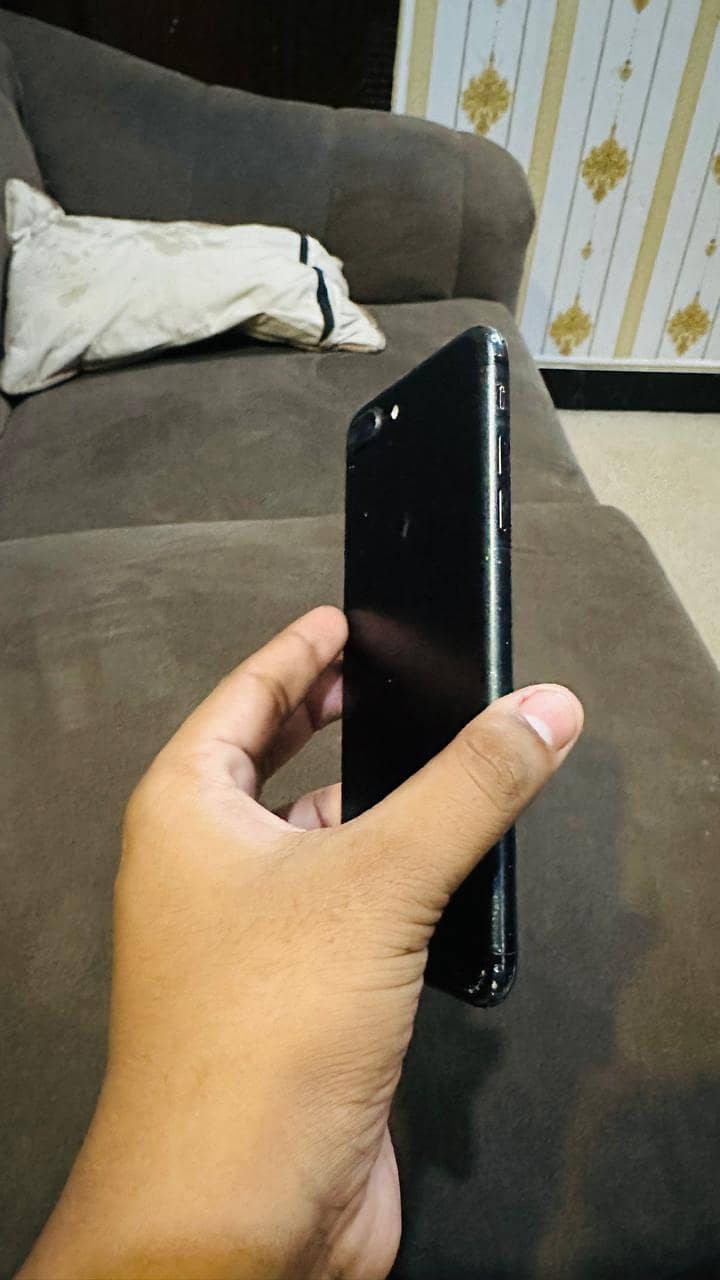 Apple iPhone 7 Plus 4