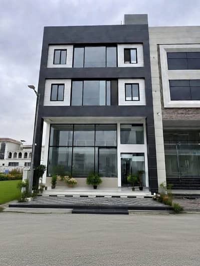 4 Marla Commercial Building
