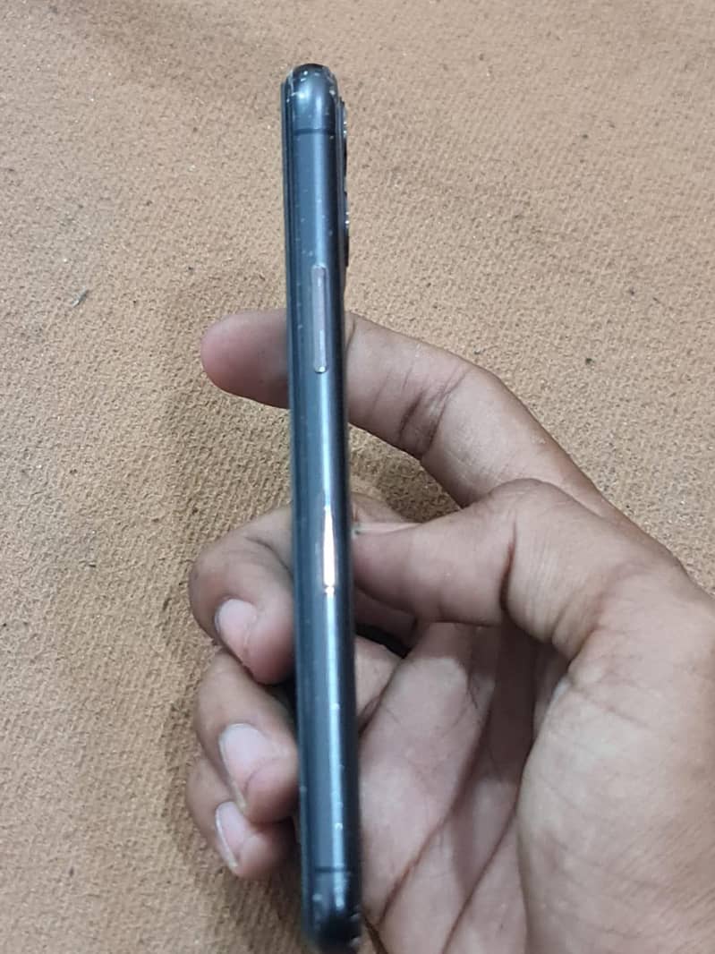 Apple iPhone 11 Pro 2