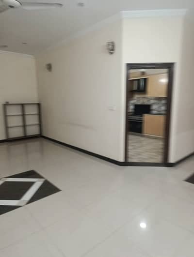 60x100 666 Gaz Upper portion for Rent G-14/4
