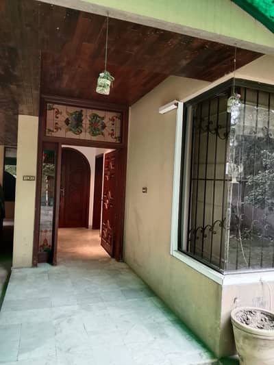 1 kanal Portion available for rent