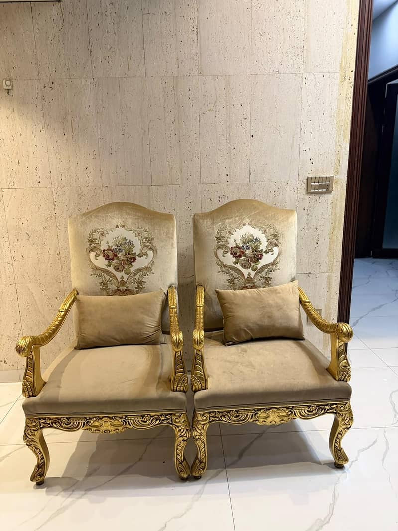 almost new solid sheesham chairs 0