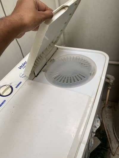 Haier Semi Automatic Washing Machine 7.5KG - Good Condition
