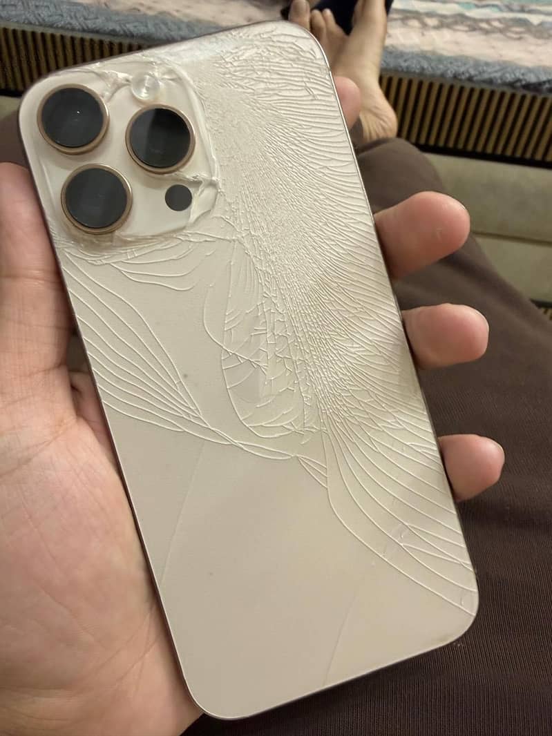 Apple iPhone 16 Pro Max 5