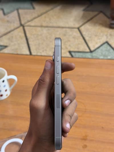Apple iPhone 16 Pro JV