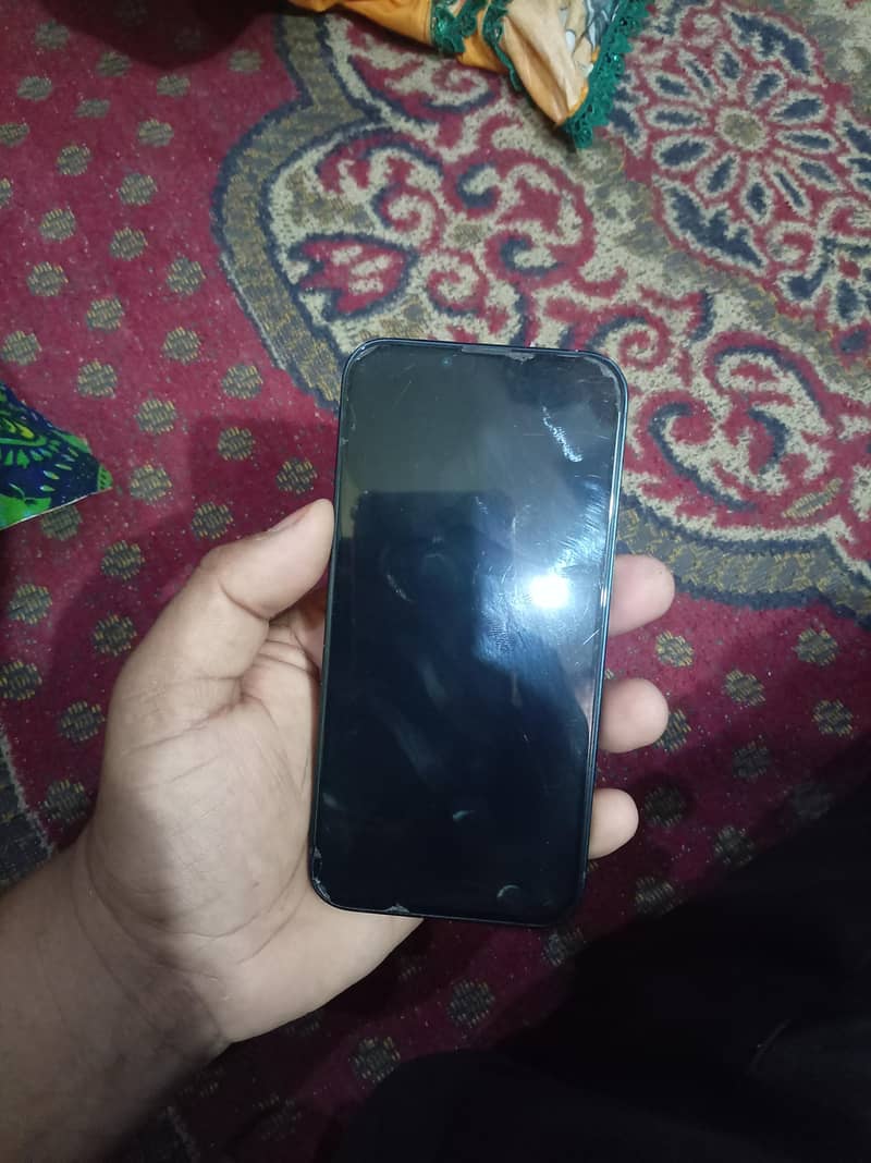 Apple iPhone 13 2