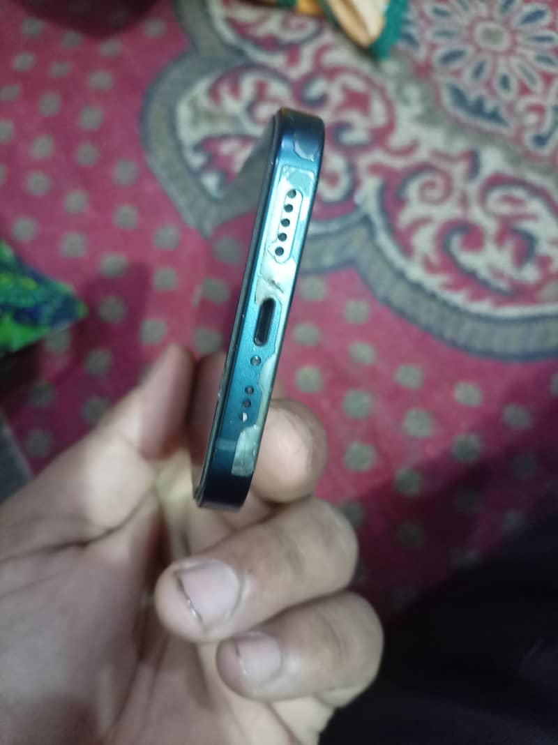 Apple iPhone 13 3