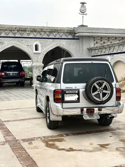 Mitsubishi Pajero 1998