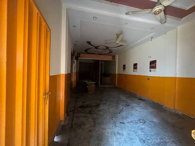 Building for rent main ferozpur road (Gajju matah)