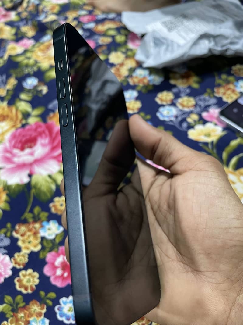 Apple iPhone 14 3