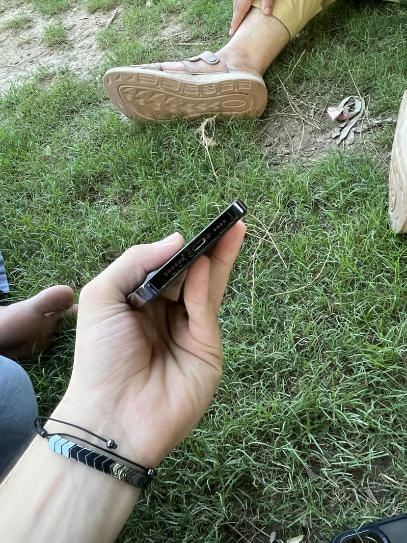 Apple iPhone 14 Pro Max 4