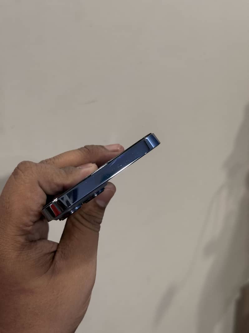 Apple iPhone 13 Pro Max 0
