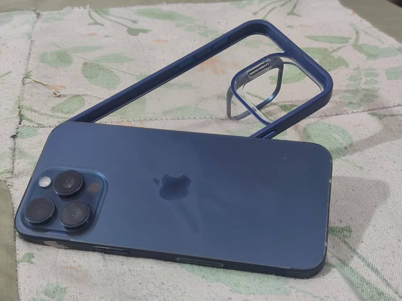Apple iPhone 15 Pro Max 0