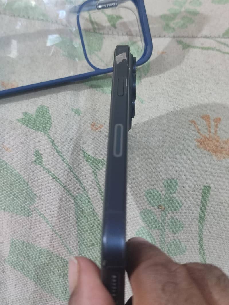 Apple iPhone 15 Pro Max 3