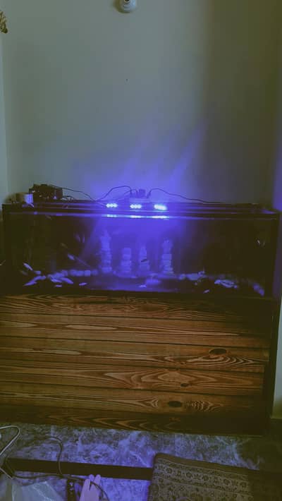 4.5 feet aquarium
