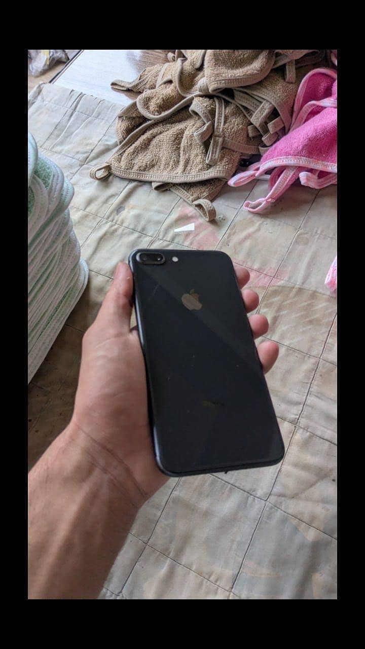 Apple iPhone 8 Plus 0