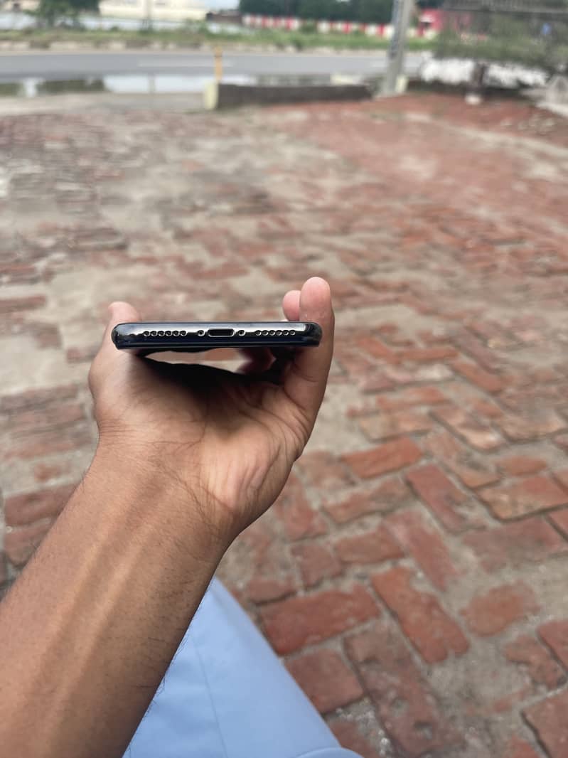 Apple iPhone X 0