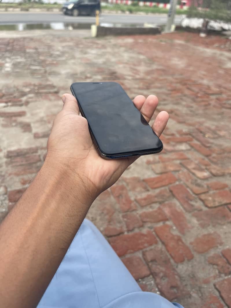 Apple iPhone X 2