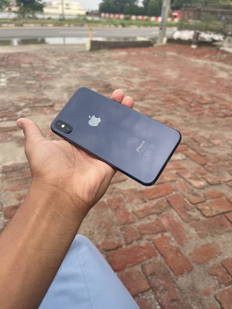 Apple iPhone X 3