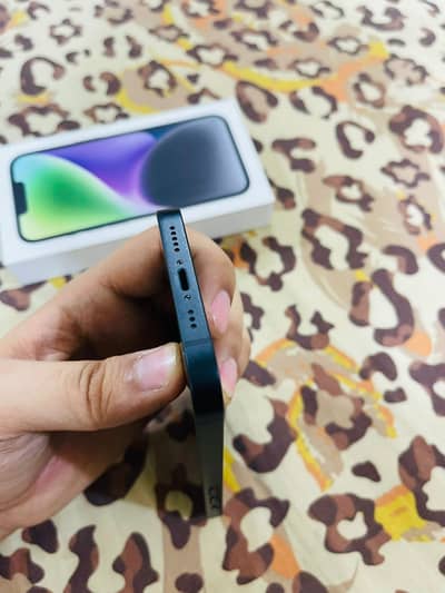 Apple iPhone 14