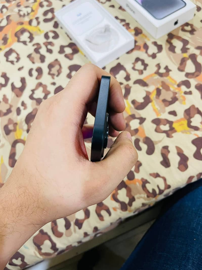 Apple iPhone 14 10