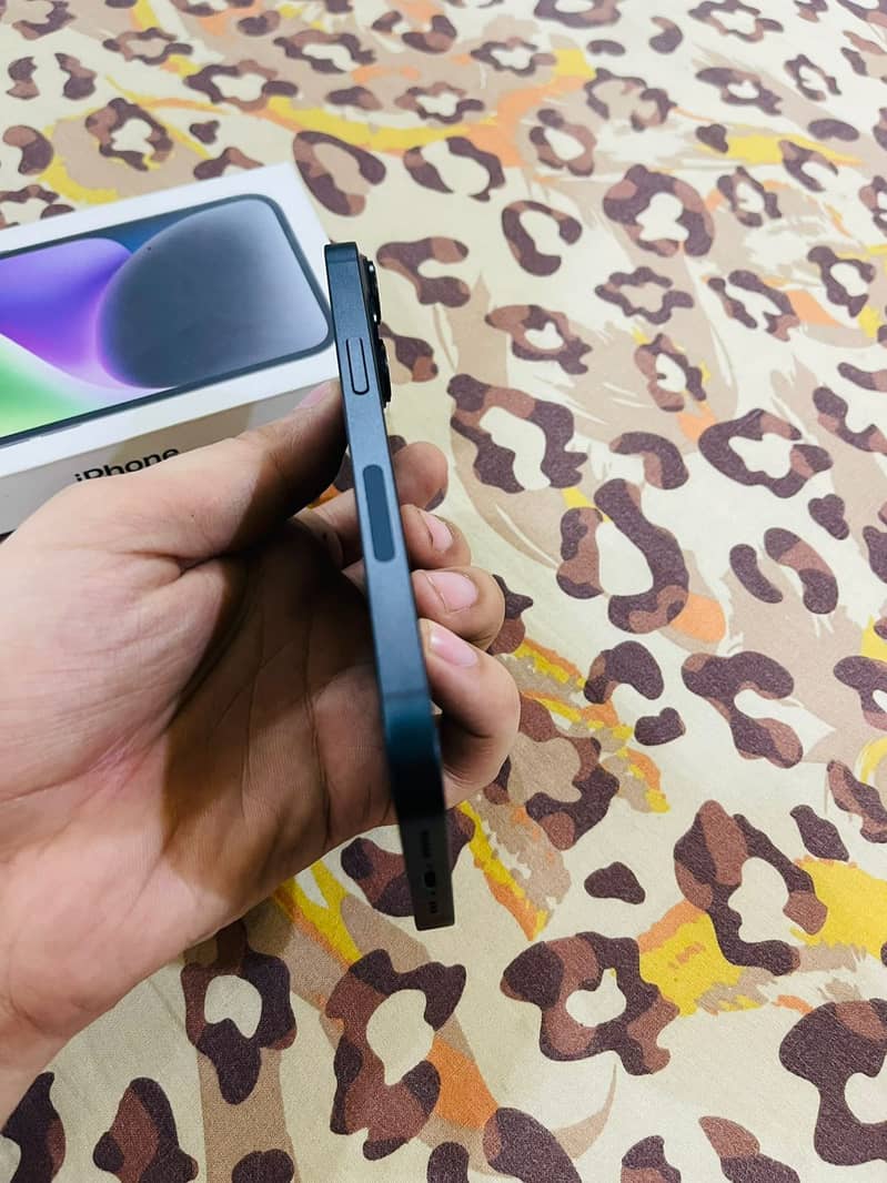 Apple iPhone 14 14