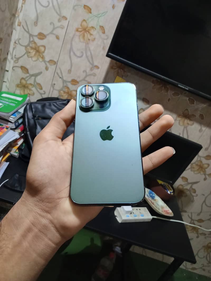 Apple iPhone 13 Pro 6