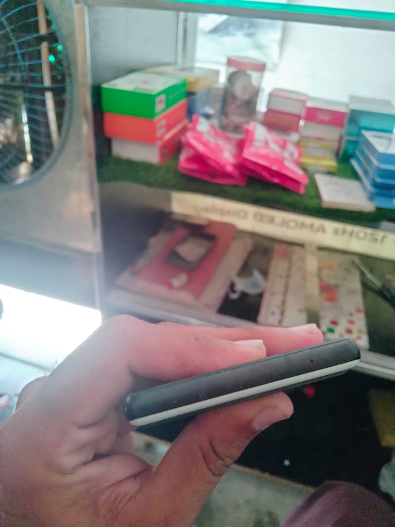 Google Pixel 6a 3