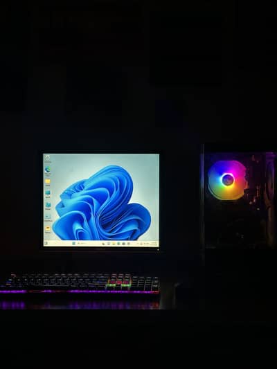 Selling Core i5 4gen computer with branded boost case read description