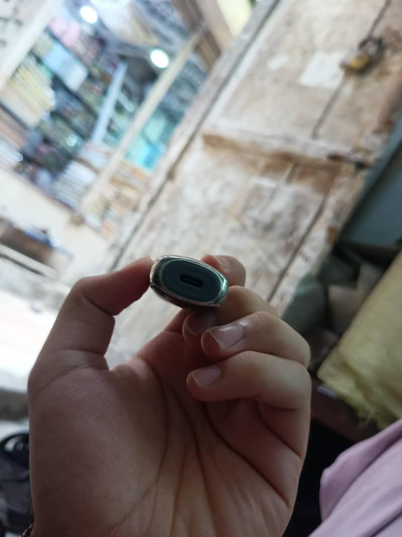 Vmate Max pod. 3