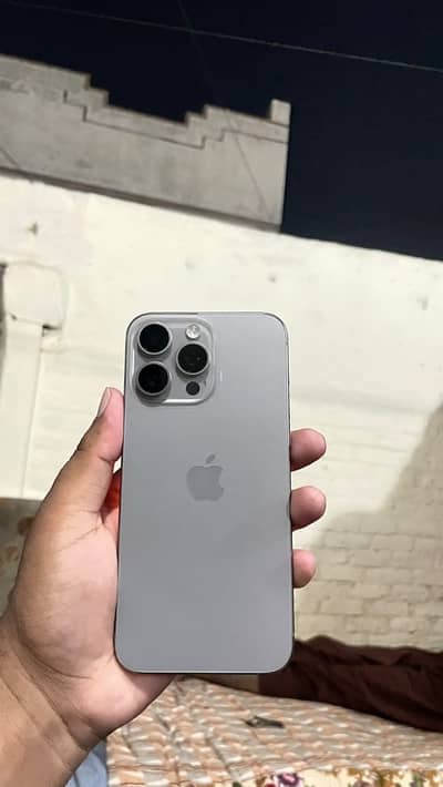 Apple iPhone 15