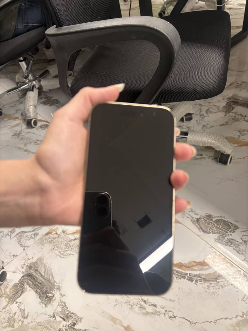 Apple iPhone 14 Pro 4