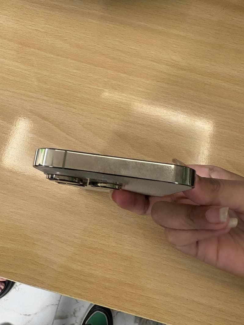 Apple iPhone 14 Pro 4