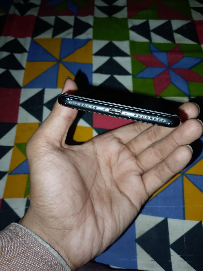 Apple iPhone 7 Plus 5